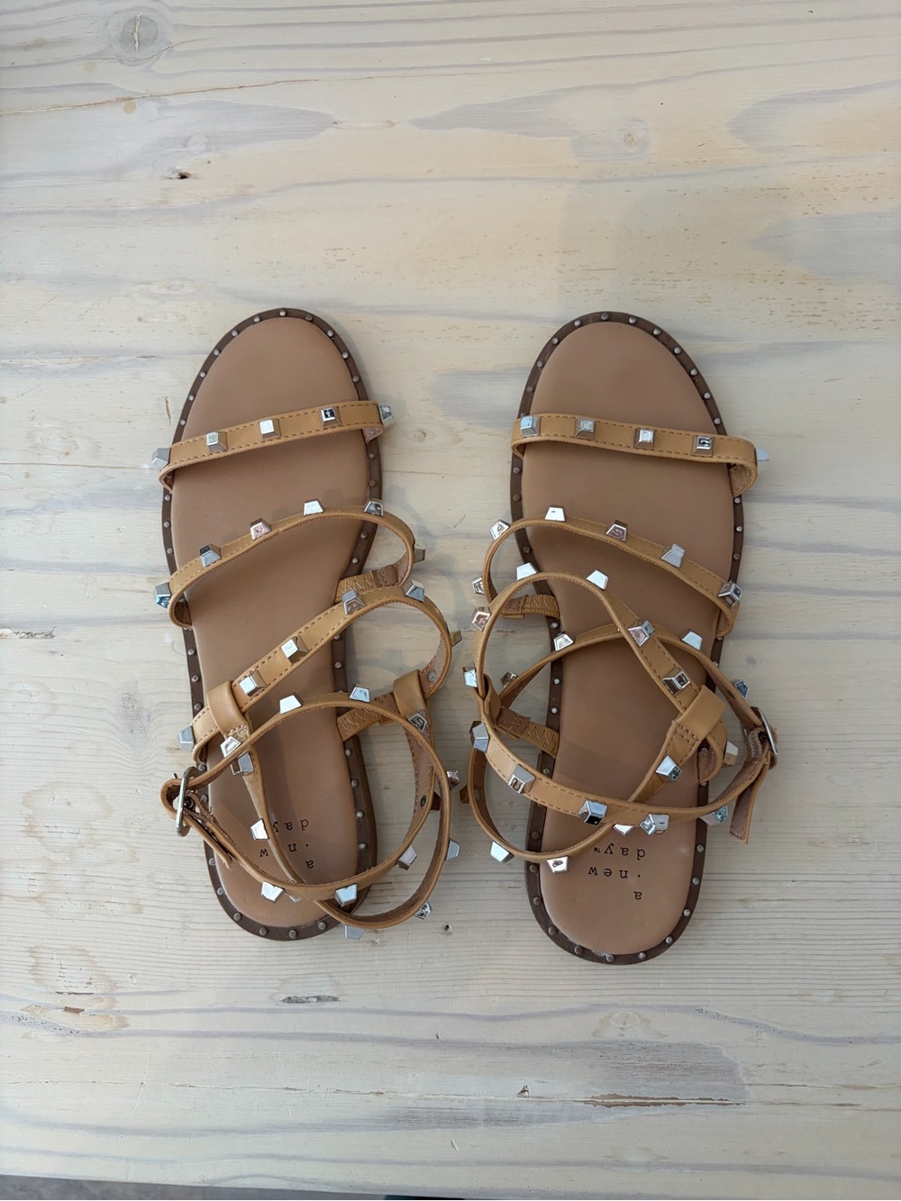 A New Day Studded Gladiator Sandals Tan Ankle Strap Flats Size 7.5